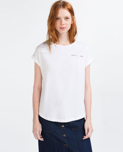 T-SHIRT WITH FLOWER APPLIQUÌä